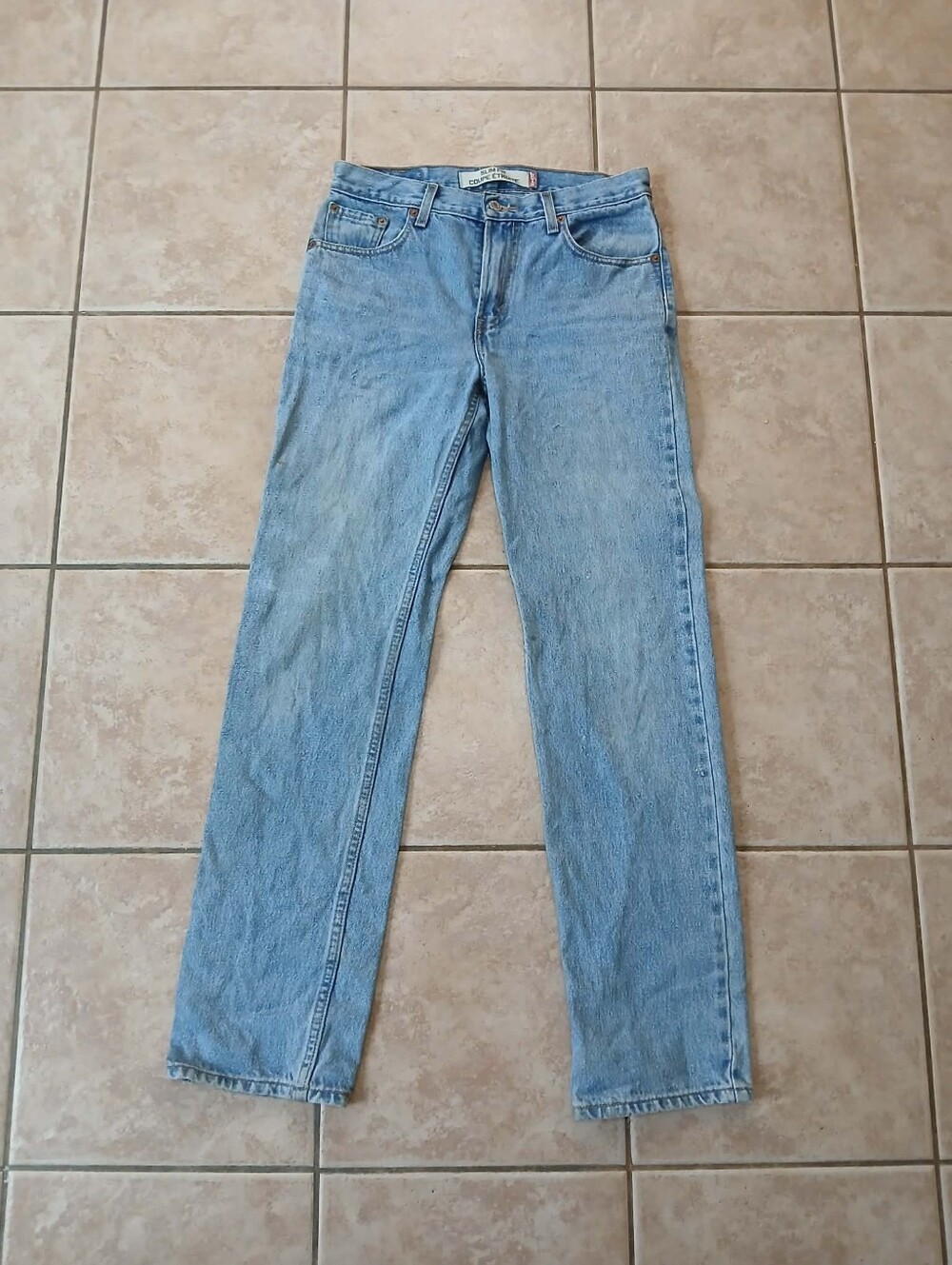 Vintage Levis Slim Fit Jeans
